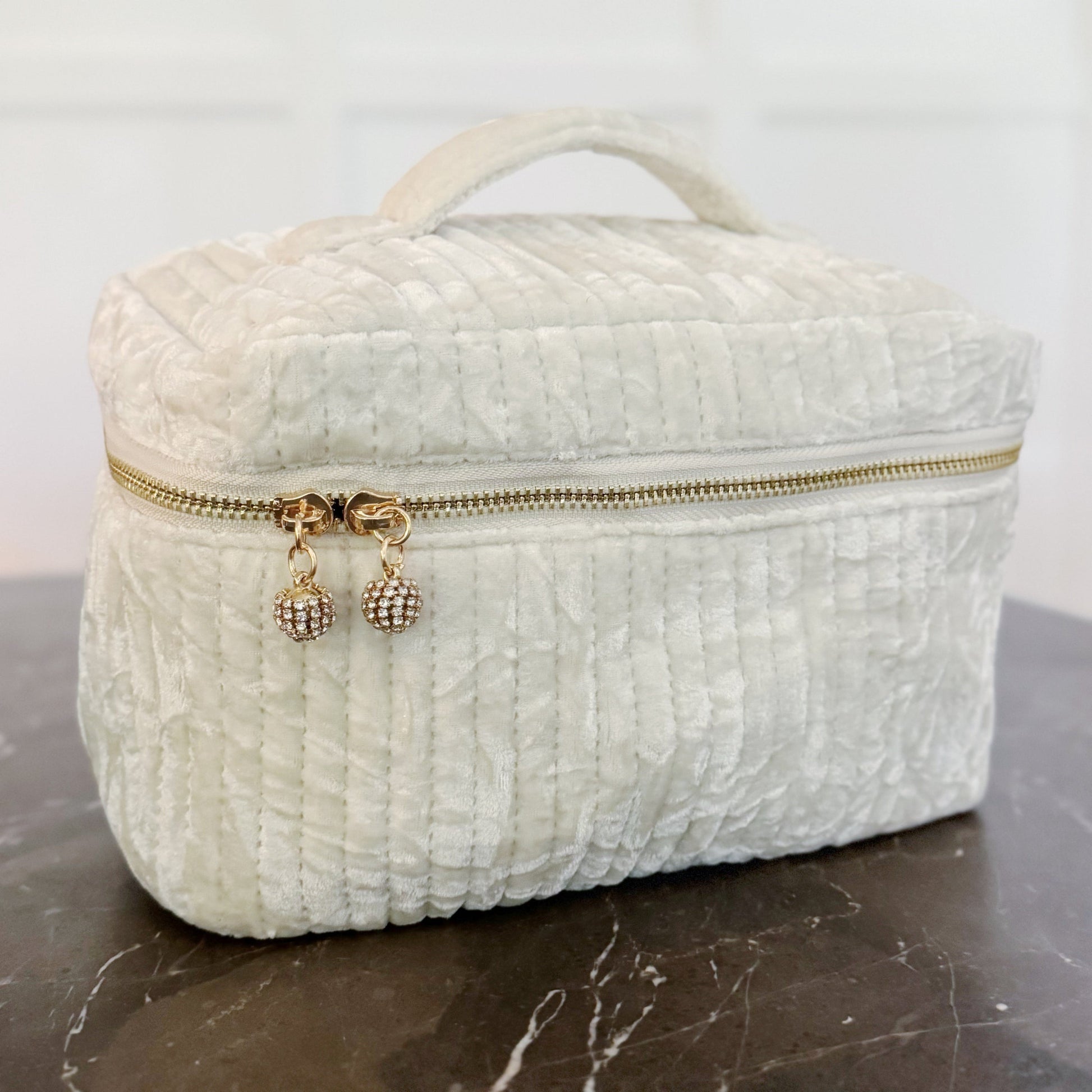 Quilted Velvet Vanity Case – Spacious Vintage-Inspired Cosmetic Bag with Handle & Jeweled Zipper Pulls